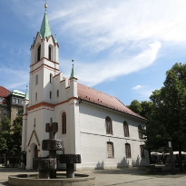 The castle church is located in the pedestrian zone, just near cafés, restaurants and bars.